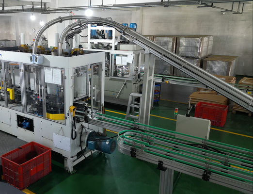 Un bon prix. 3 à 5 stations Aérosol Can Making Machine 350 à 450 CPM Avec système de couverture automatique en ligne