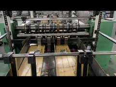 Dépôt de boîtes en métal en fer blanc